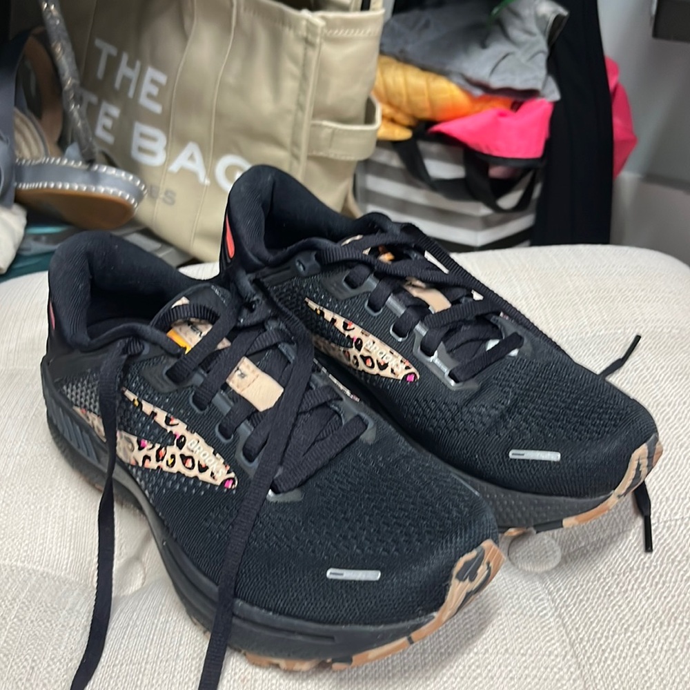 Woman’s Brooks Adrenaline GTS. Only worn a couple time. Great condition